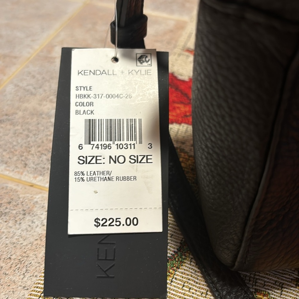 🔥🔥 Kendall and Kylie Lucy Lips Purse 🔥🔥 - Picture 7 of 7